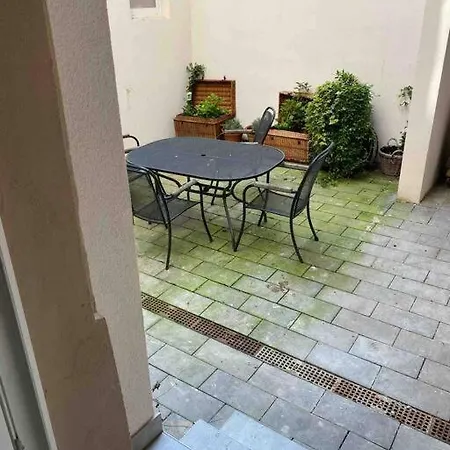 Au Calme Proche Centre 아파트